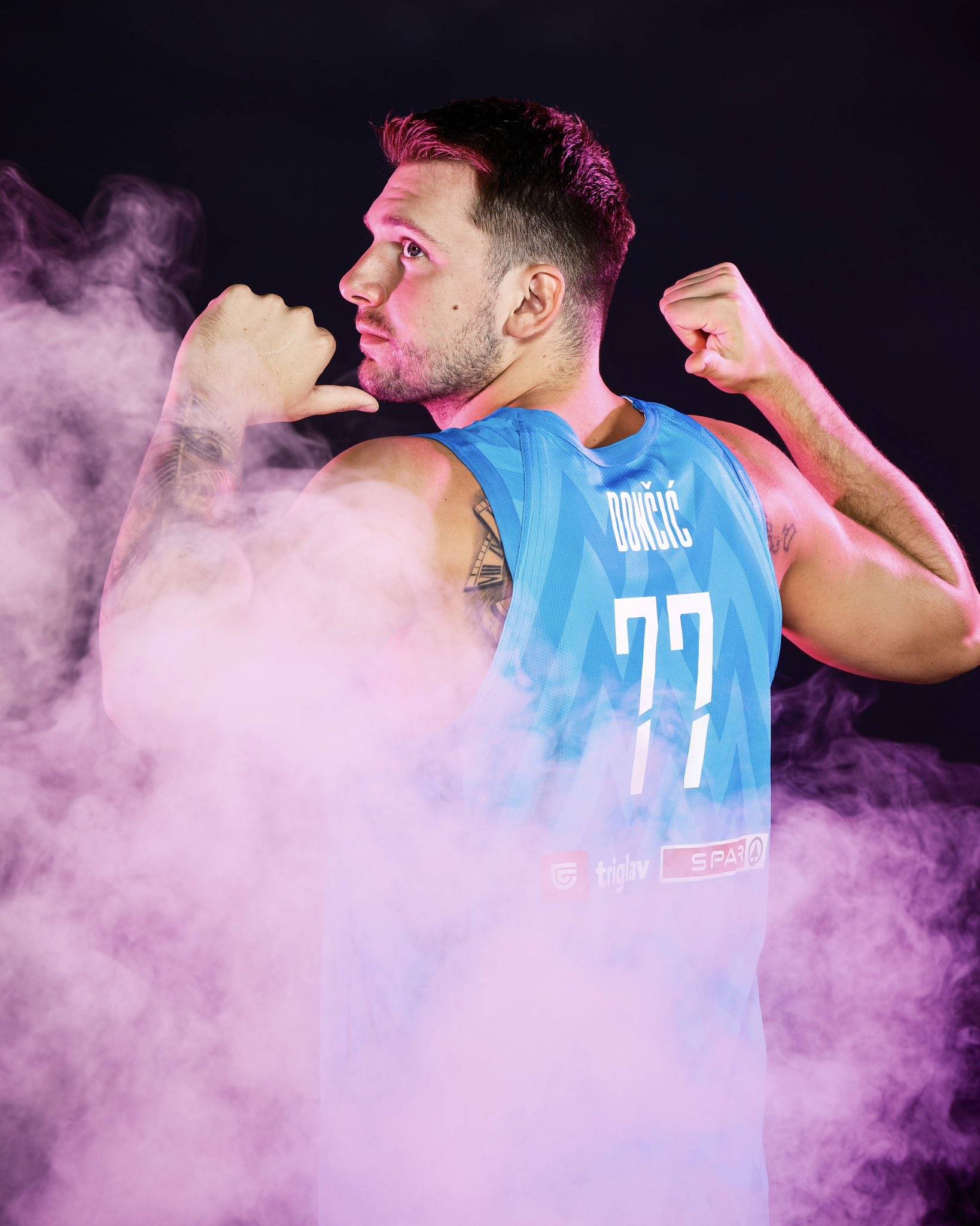 乐动体育下载 -东契奇迎来十二赛季高光表现，美国队球迷沸腾！