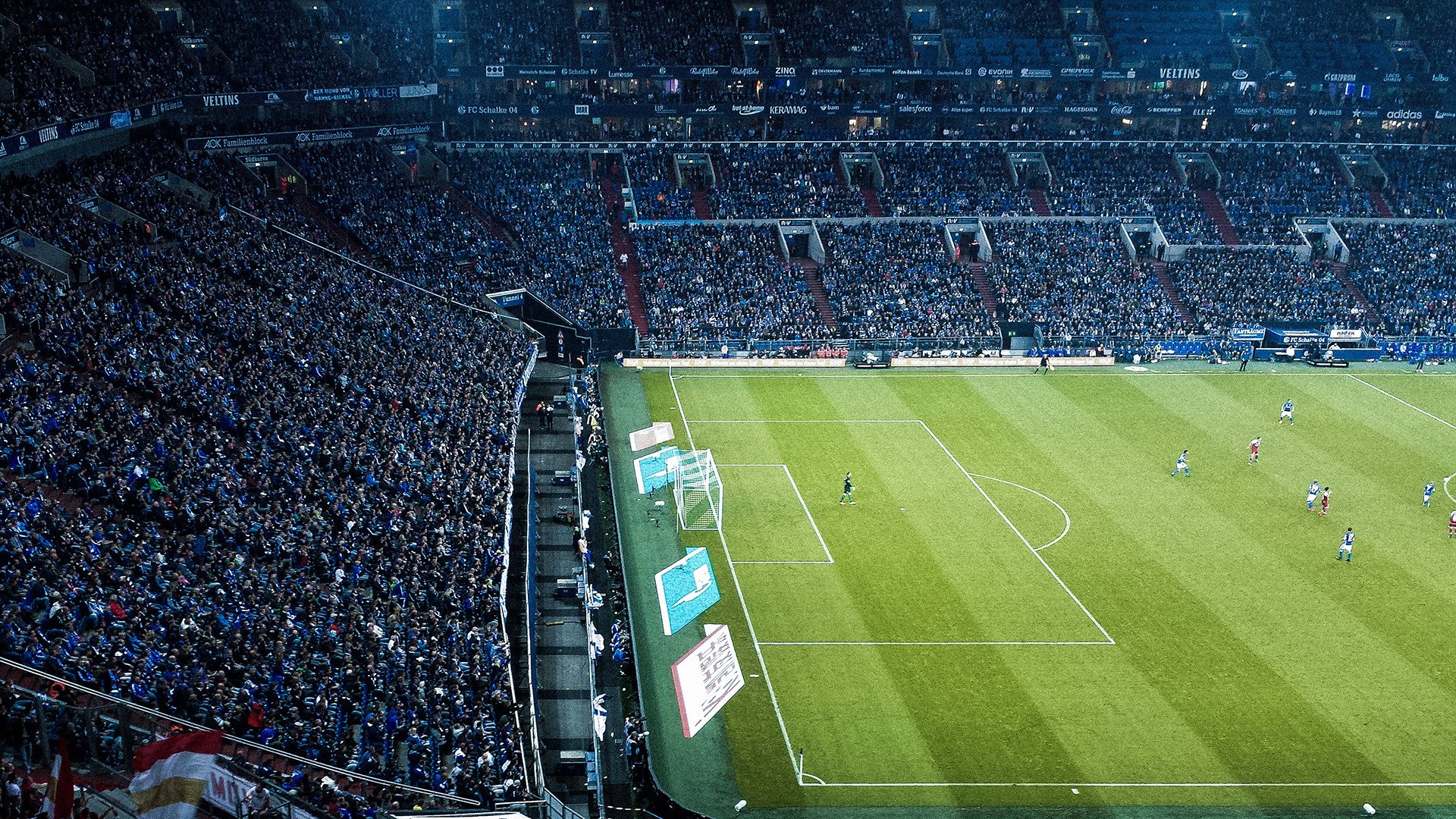 分区决赛常规赛对决在即！俄克拉荷马城雷霆演练定位球，尤文图斯密集防守应对